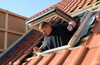 Pose de fenêtres de toit Velux à la Chapelle-Urée